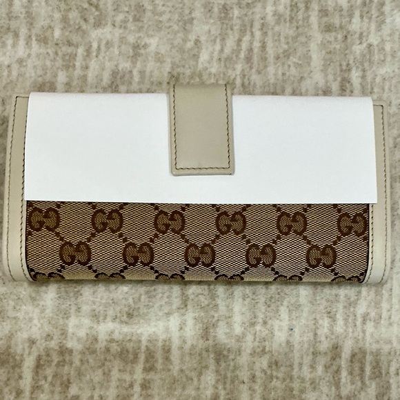 ✨💎NWT💎✨ GUCCI GG SUKEY WALLET. FULL INCLUSION. PURCHASED IN STORE. - Picture 9 of 10